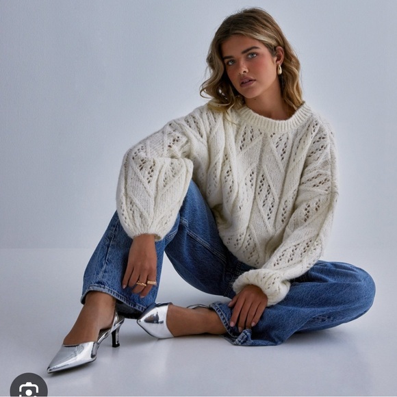 Vero Moda Sweaters - Vero Moda Cream Knit Pullover